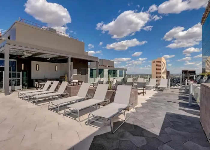 Apartment Boulevard Downtown Highrise Stu Sky Pool Parking Gym 05