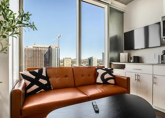 Apartment Boulevard Downtown Highrise Stu Sky Pool Parking Gym 05