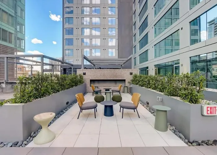 Boulevard Downtown Highrise Stu Sky Pool Parking Gym 05 Apartment *