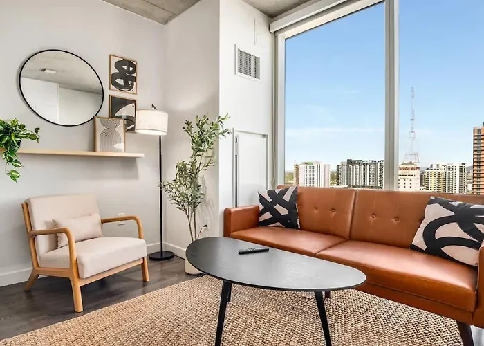 Apartment Boulevard Downtown Highrise Stu Sky Pool Parking Gym 05 *