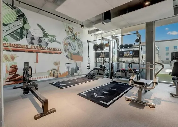 Boulevard Downtown Highrise Stu Sky Pool Parking Gym 05 *